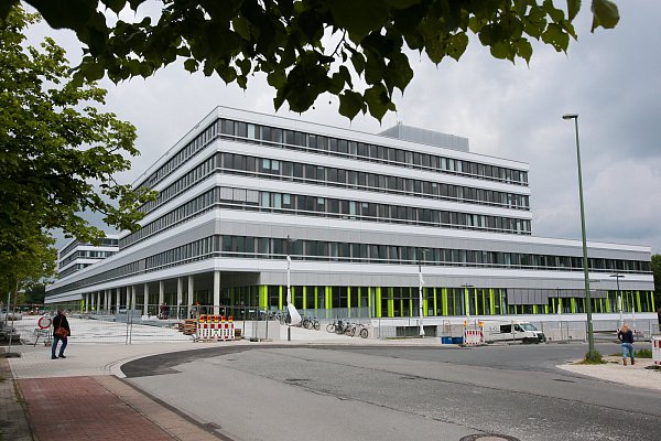 Das Gebäude X der Universität Bielefeld. - © Andreas Zobe
