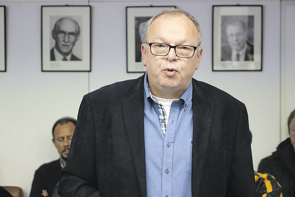 Angegriffen: Sportverbandvorsitzender Manfred Priebe. - © Alexander Jenniches