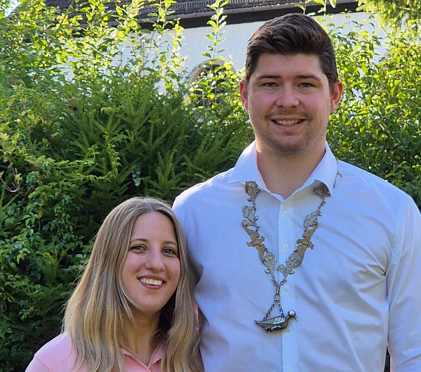 Das neue Königspaar in Dalhausen, Simon Sonntag und Marie Braunschweig. - © Schützen
