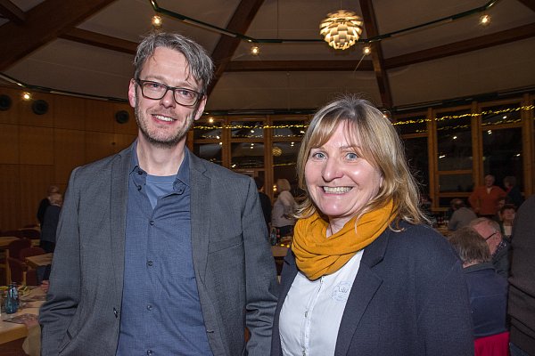 Die "Macher": Regisseur Frank Spreen-Ledebur (MIR-Studios Bielefeld) und Susanne Johanning (Medienwerkstatt Minden-Lübbecke. - © CUT_MUELLER