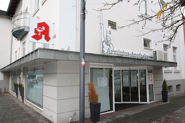 Der Neubau soll anstelle der inzwischen geschlossenen Arminius-Apotheke entstehen.
 - © Uwe Müller