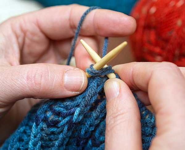 Handarbeit wird wieder beliebter. - © picture alliance / dpa