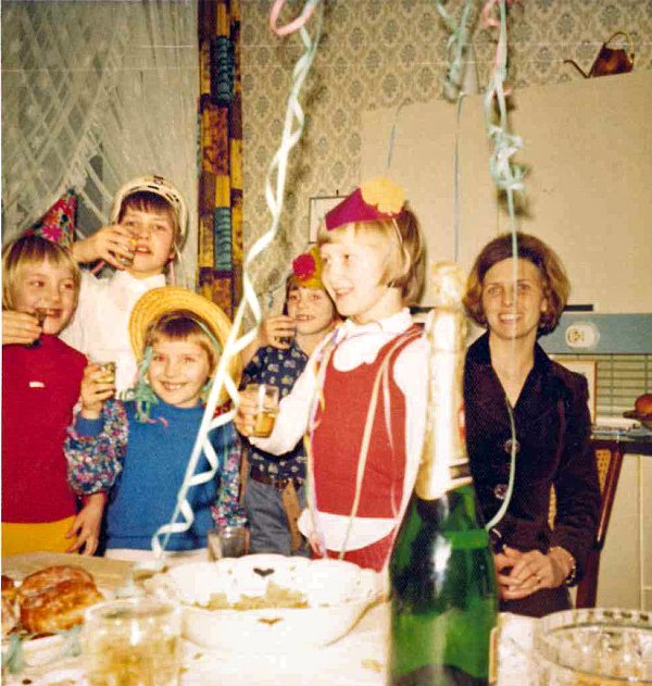 1975 – in Schweicheln wurde Silvester fast wie Karneval gefeiert. - © privat