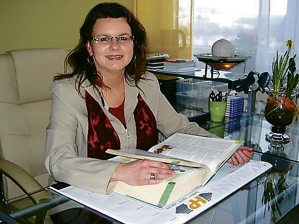 In ihrer Steinheimer Praxis: Heilpraktikerin Heike Löneke kennt sich mit den Vorteilen und Risiken des Heilfastens gut aus. - © Foto: Privat