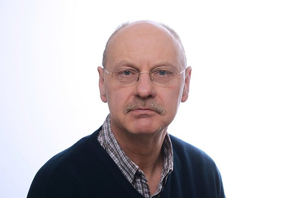Friedhelm Bach, transplantationsbeauftragter Arzt in NRW, findet es wichtig, dass man sich entscheidet - für die eine oder andere Seite. - © EvKB