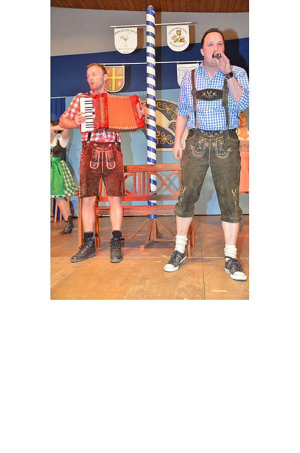 Michael Kemper (r.) und Sven Jost begeisterten in Lederhosen.