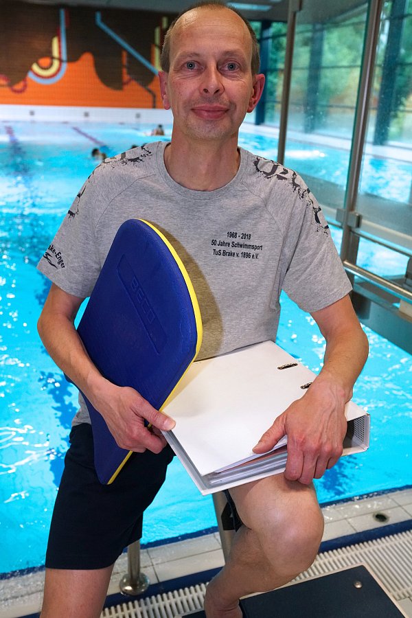 Improvisationskünstler: Nach der Schließung des Braker Hallenbades organisierte Carsten Schneider den Umzug der Schwimmabteilung des TuS. - © Peter Unger