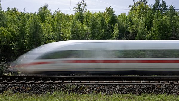 Wer von Paderborn mit dem Zug nach München fahren will, muss ab Mitte Dezember umsteigen. - © dpa