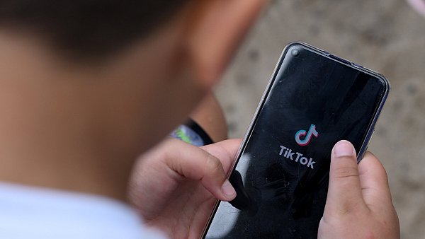 Ein neuer Tiktok-Trend verbreitet sich in Europa. Apotheker warnen vor der übermäßigen Einnahme von Paracetamol. - © dpa
