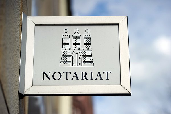 Eheverträge müssen von einem Notar geschlossen werden. - © dpa-tmn