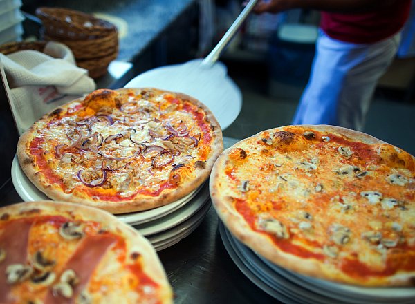 Brauchen Sie noch Tipps für Ihren nächsten Restaurantbesuch? - © Arno Burgi/dpa