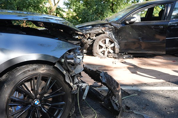 Wenn der Sachschaden bei einem Unfall im Ausland hoch ist, sollte unbedingt die Poliezi eingeschaltet werden. - © picture alliance / Sportpics
