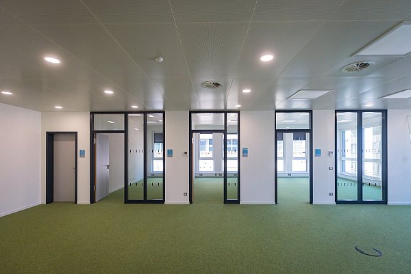 Das R4 wird in erster Linie als Bürogebäude für die Medizinische Fakultät OWL genutzt. - © Universität Bielefeld / Mike-Dennis Müller