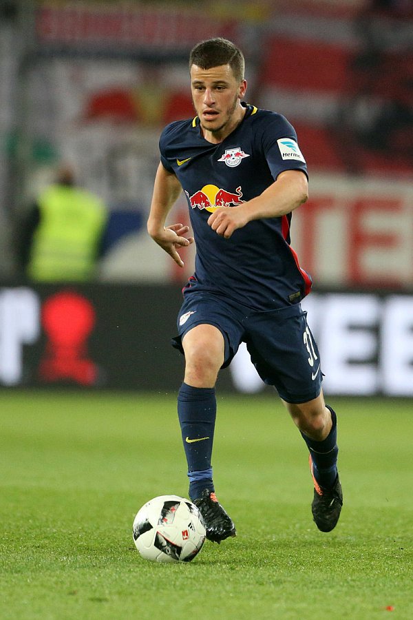 Am Ball: Diego Demme im Trikot des RB Leipzig. - © dpa