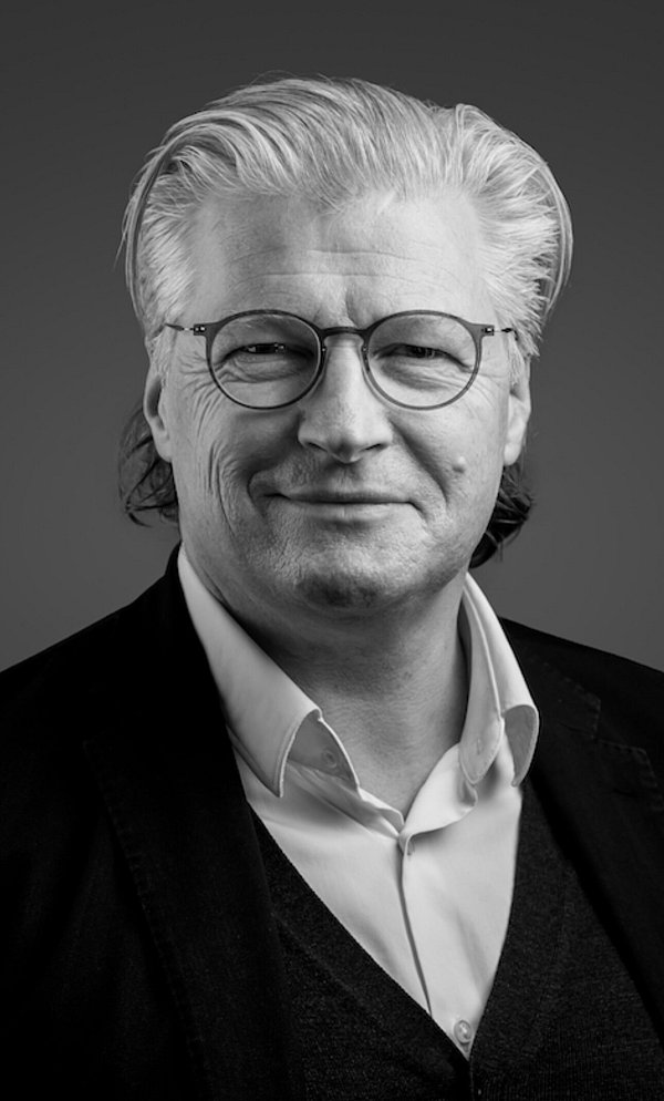 Jörg Krewinkel als CEO seines Unternehmens Lichtkompetenz. - © Lichtkompetenz