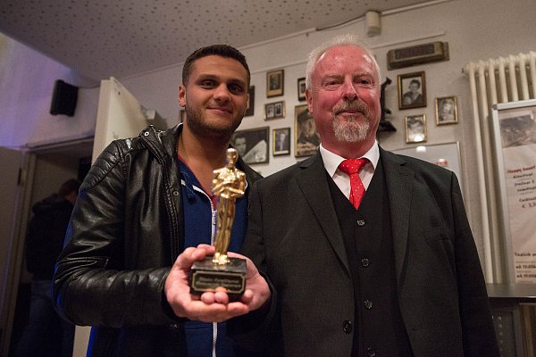 Waren ein Team: Vor acht Jahren gewann Ahmed El Nagar (l.) in der Video-AG von Christian Kowalewsky den kleineren Oskar. - © Noah Wedel