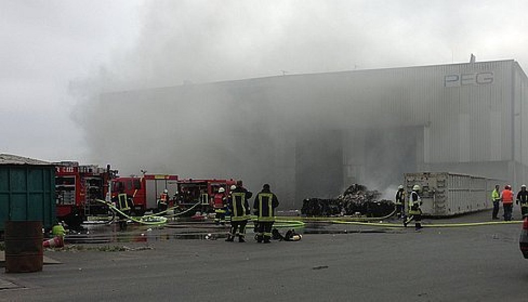 Feuer auf Mülldeponie in Paderborn | nw.de
