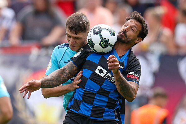 Adriano Grimaldi (rechts) trägt fortan nicht mehr das Trikot des SC Paderborn 07. - © picture alliance/dpa