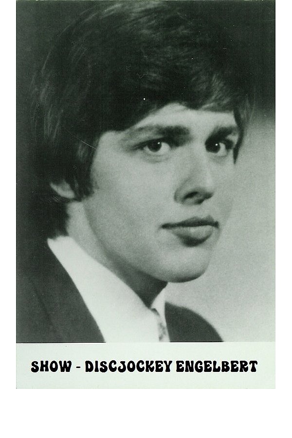 Für Fans: DJ Engelbert hatte Autogrammkarten. - © Privat
