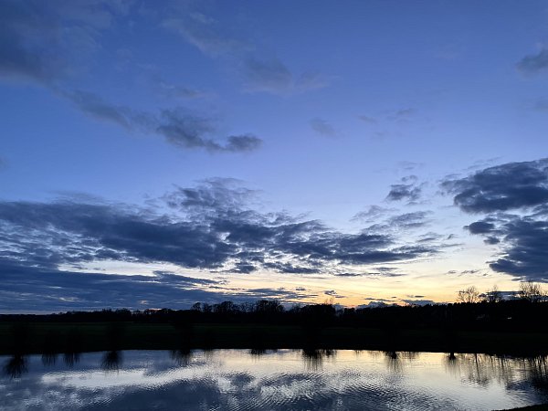 Jährlich findet der Volkslauf um den Auesee in Espelkamp statt. - © Heike von Schulz