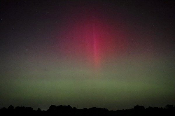 Gegen 21 Uhr: Die grün leuchtenden Polarlichter über Preußisch Oldendorf. - © Thomas Kunzemann
