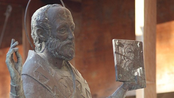 Statue des heiligen Nikolaus nahe seiner Heimat Myra. Heute heißt der Ort Demre und liegt in der Türkei. - © Symbolbild: pixabay