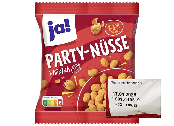 Die ja! Party-Nüsse Paprika werden zurückgerufen, weil nicht ausgeschlossen werden kann, dass sich in der Verpackung Kunststoffteilchen befinden. - © Snäcky Knabbergebäck GmbH