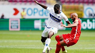 Zweitliga-Spitzenteams Paderborn und HSV souverän