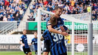 Zweitliga-Spitzenteams Paderborn und HSV souverän