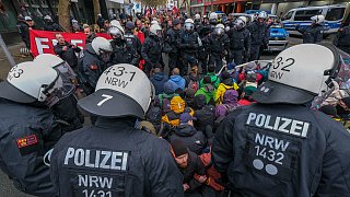 Bielefeld: 14.000 Demonstranten pfeifen Neonazis aus der Stadt