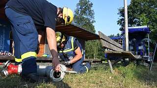 Fischesterben in der Ems: THW pumpt Wasser aus dem Fluss