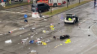 Mutmaßlicher Anschlag in München – Auto in Menschengruppe gefahren