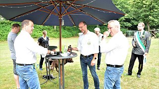 Bierpolonaise der Schützen