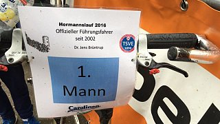 Hermannslauf 2016: Rund um das Ziel an der Sparrenburg