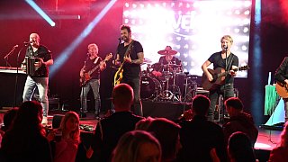 Warburg: Die Paveier aus Köln rocken die Warburger Oktoberwoche.