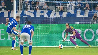 Schalke zurück in der Bundesliga: 3:2 gegen St. Pauli