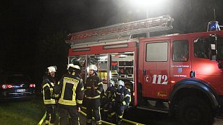Feuerwehr löscht Großbrand in Steinhagen