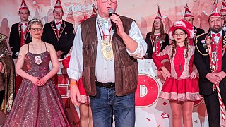 Warburg: Prunksitzung in Ossendorf ist Publikumsmagnet