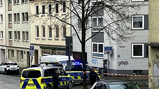 Polizei-Großeinsatz nach Schüssen vorm Bielefelder Landgericht