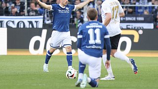 Arminia Bielefeld schlägt Wehen Wiesbaden 4:2.