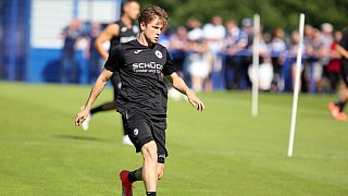 Arminia: Fans begrüßen Neuzugänge beim Trainingsauftakt 2018