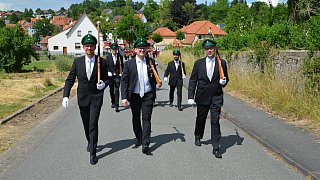 In Willebadessen werden die beiden Königspaare mit viel Beifall gefeiert.