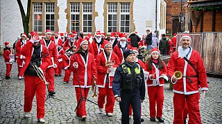 Eine Stadt sieht rot: Motive vom 6.Bielefelder Santa Run