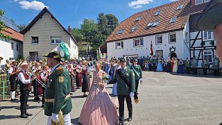 Die erste Schützenkönigin in Ovenhausen