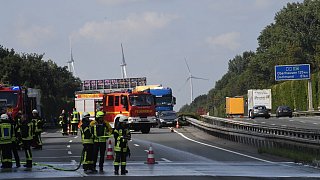 Lkw-Auflieger brennt auf der A2 bei Rheda-Wiedenbrück