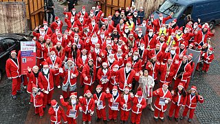 Eine Stadt sieht rot: Motive vom 6.Bielefelder Santa Run