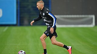 Das erste Arminia-Training mit Neuzugang Mike van der Hoorn