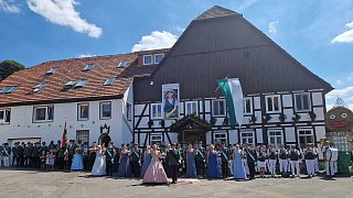 Die erste Schützenkönigin in Ovenhausen
