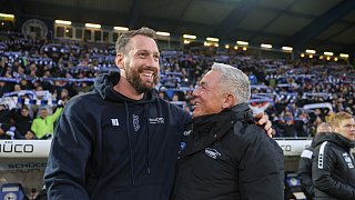 Arminia Bielefeld schlägt Viktoria Köln 2:0.