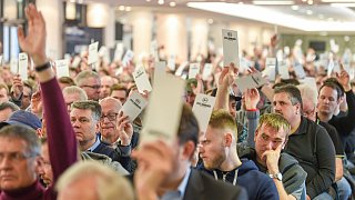 Arminia: Präsidium wieder gewählt und Stadionverkauf zugestimmt